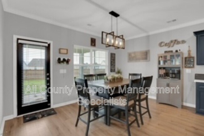 Building Photo - 673 Bellflower Ln