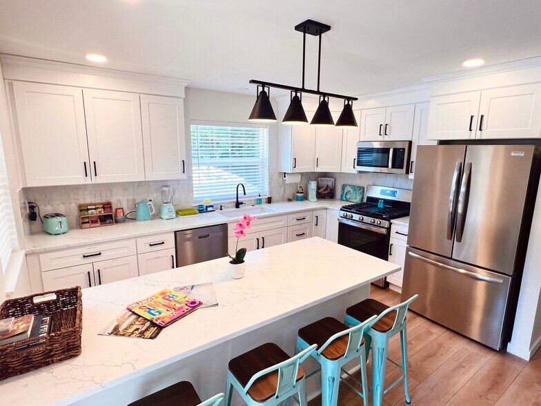 Building Photo - 213 N 10th St