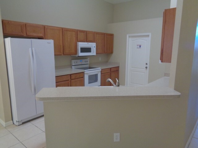 Building Photo - 302 Lisa Ann Ct