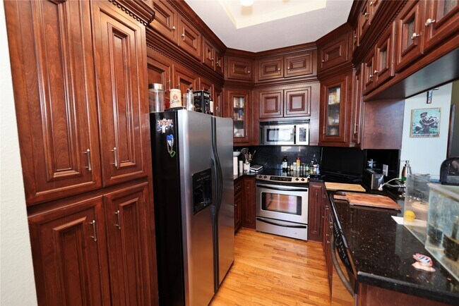 Building Photo - 1927 Harborside Dr