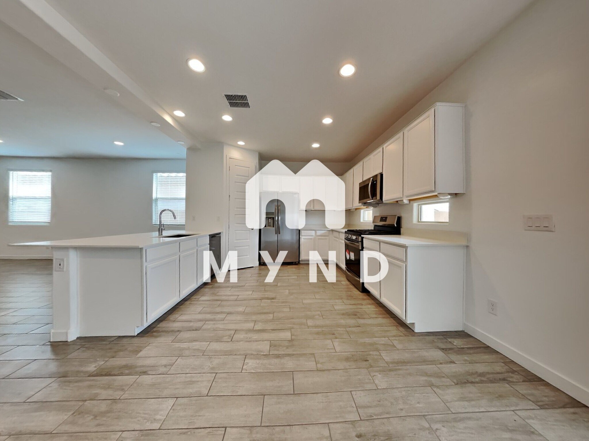 Building Photo - 9513 W Turney Ave