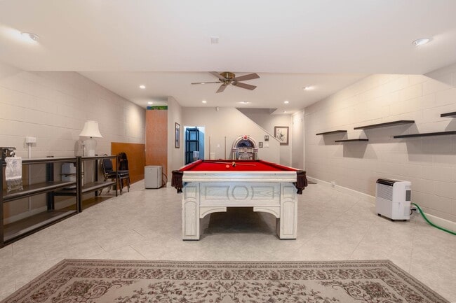 Building Photo - Kahana Ridge – Three Bedroom, Three Bathroom Home with Rare Basement