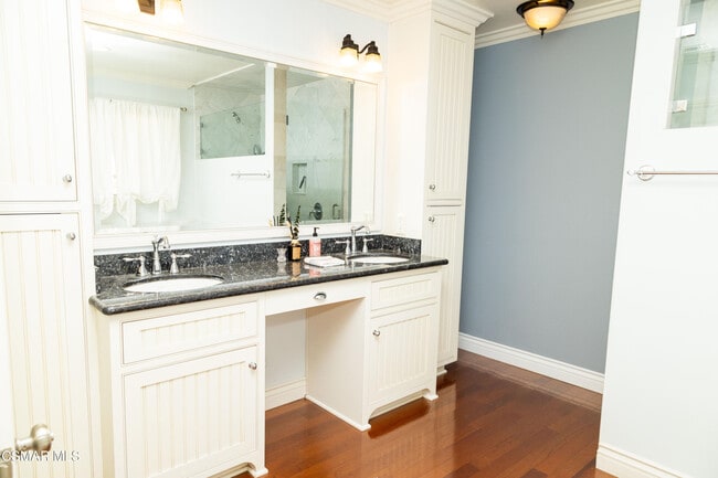 Building Photo - 385 Somerset Cir