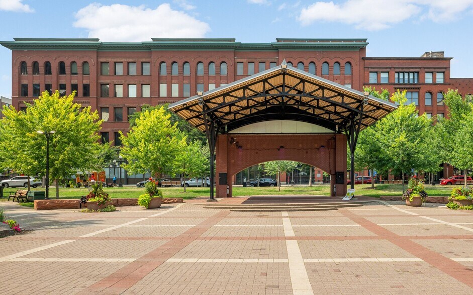 Building Photo - Mears Park Place