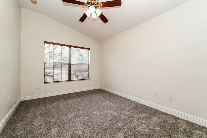 Building Photo - 209 Fern Gulley Dr