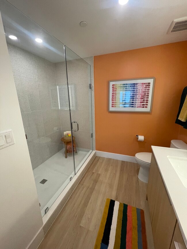 Building Photo - 530 NE 59th St