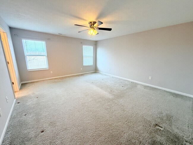 Building Photo - 1618 Woodside Cir