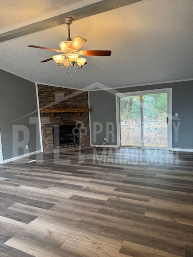 Building Photo - 222 Meadow Hills Ln