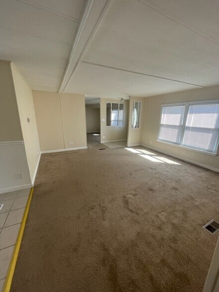 Living room - 3302 Philadelphia Rd