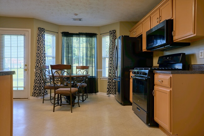 Building Photo - 1308 Kent Manor