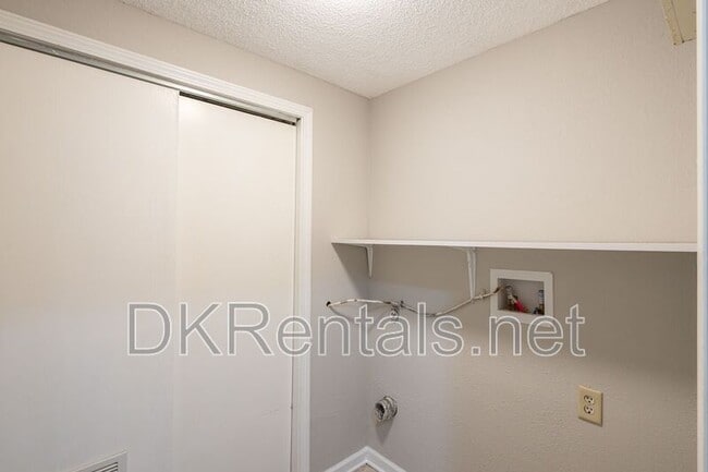 Building Photo - 3067 Steeplechase Dr