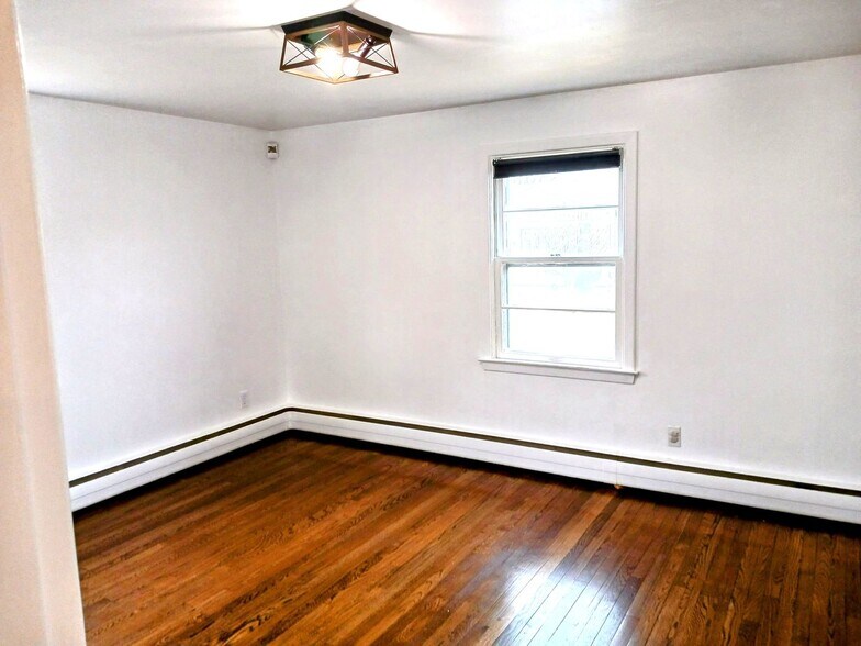 Building Photo - 12 Lubec St