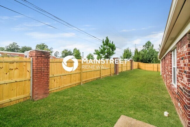Building Photo - 3 Bedroom Pet-Friendly Home in Cordova, TN with Main Street Renewal