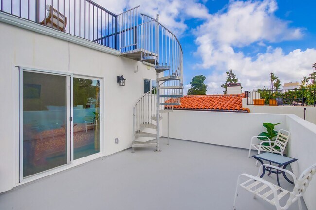 Building Photo - Gorgeous luxury flat with ocean view in La Jolla. Gustavo Lopez