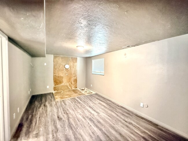Building Photo - 1247 N 700 W
