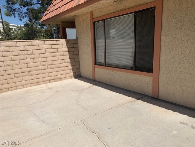 Building Photo - 1822 Avacado Ct