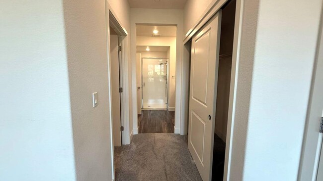 Building Photo - 5933 Sunstone Dr