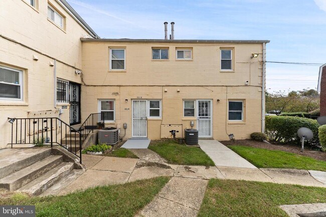 Building Photo - 2510 Iverson St