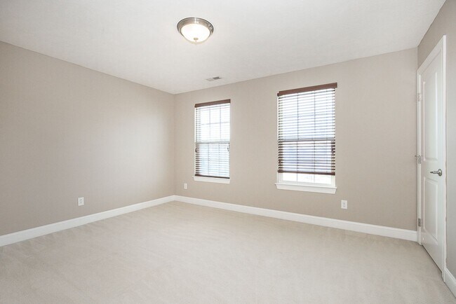 Building Photo - 2457 Woodhawk Ln