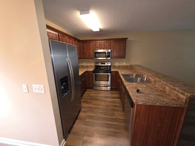 Building Photo - 435 Sandy Oak Dr