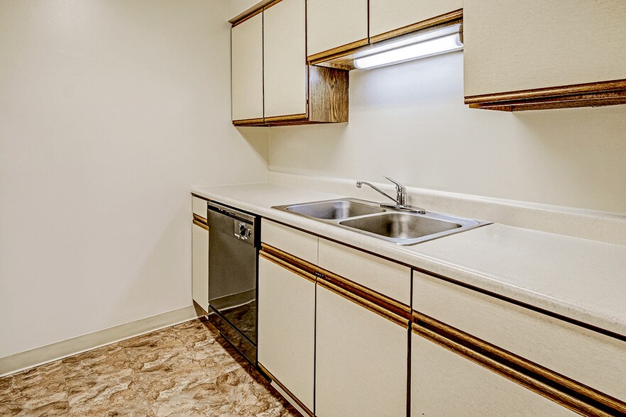 Building Photo - Thompson Village Apartments