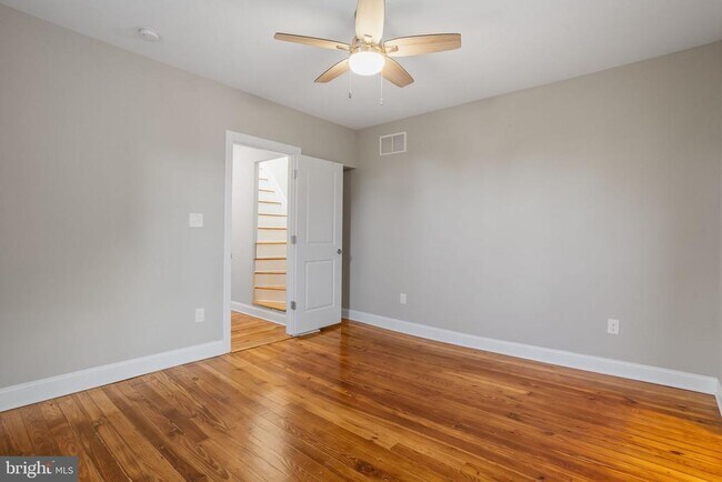 Building Photo - 142 Snyder Pl