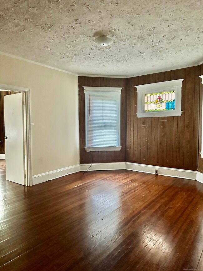 Building Photo - 54 Cabot St