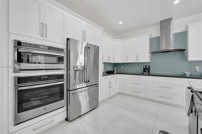 Building Photo - 1367 Camellia Cir