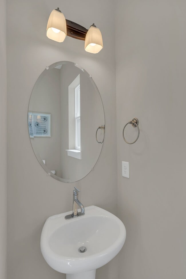 Building Photo - 253 Stonecrest Cir