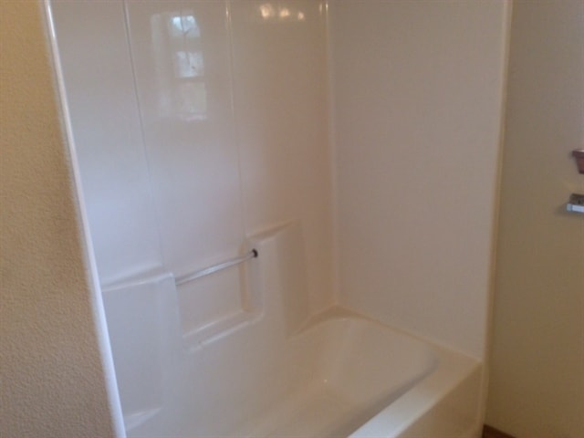 Building Photo - 668 SE Jack Ave