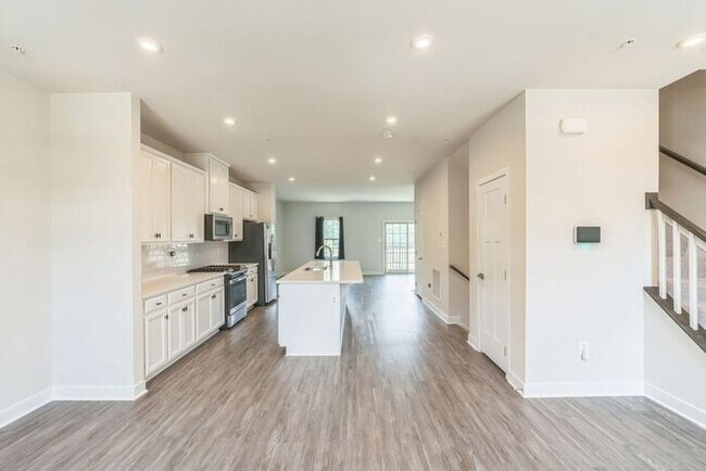 Building Photo - 16705 Tortola Dr