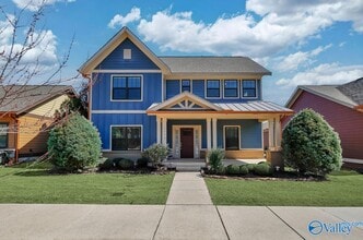 Building Photo - 1524 Trek St
