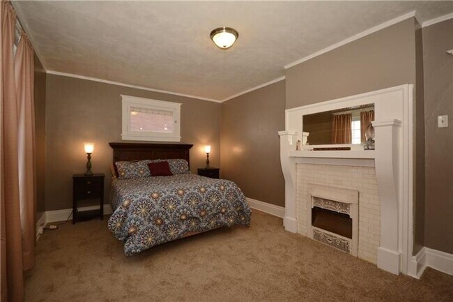 Building Photo - 2112 Saranac Ave