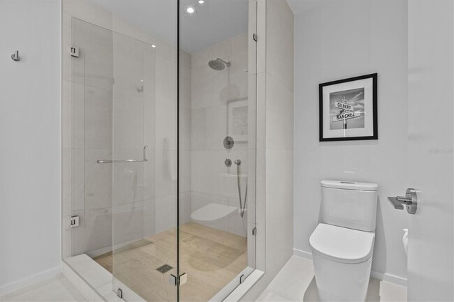 Building Photo - 1020 Sunset Point Rd