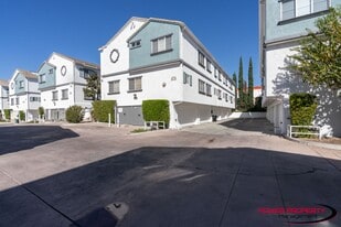 Building Photo - Vantaggio