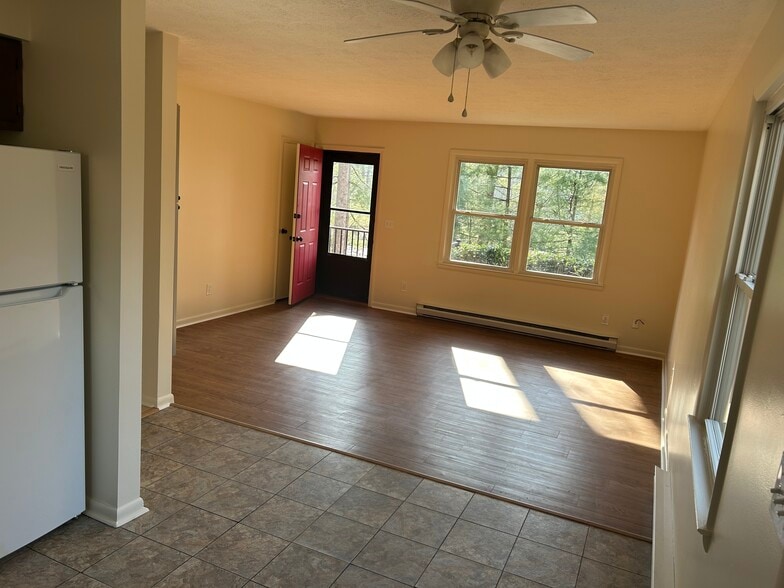 Building Photo - 115 Wakefield Dr