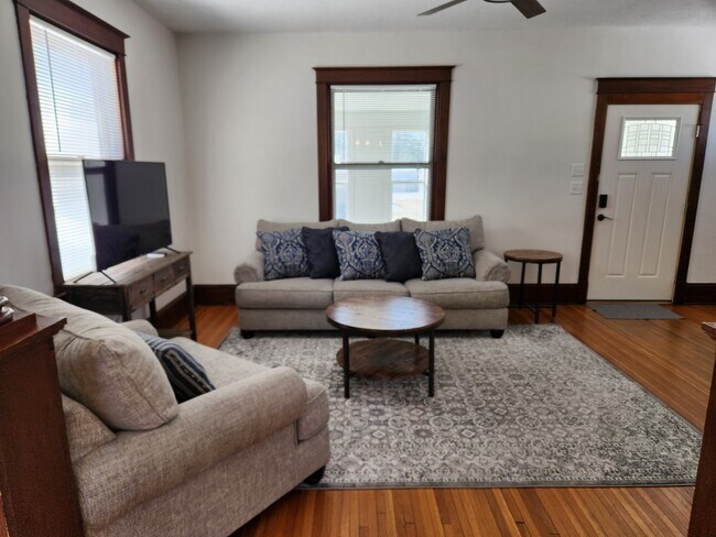 Living Room - 1404 Grove St