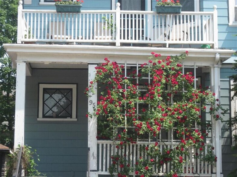 Building Photo - 87 Bartlett St