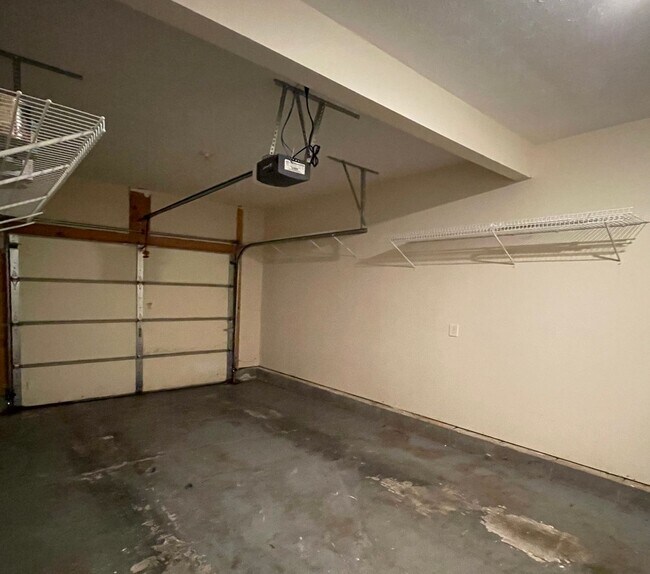 Building Photo - **COMING SOON** NICE 3 BR, 2.5 Bath Townhouse! New Paint & Carpet, Attached Garage, All Electric;