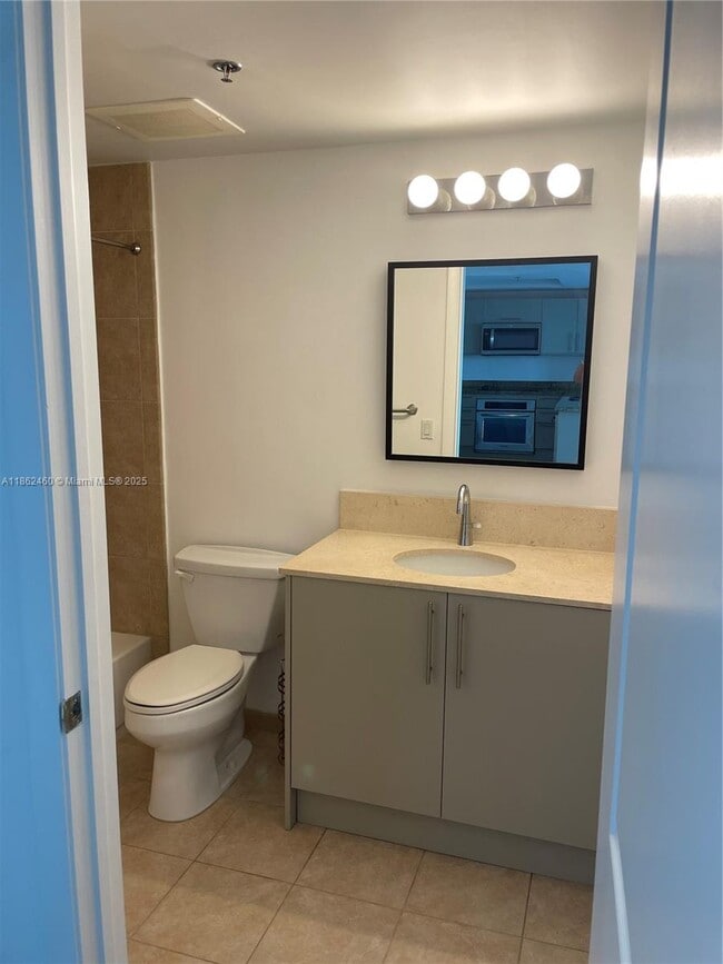 Building Photo - 2681 N Flamingo Rd