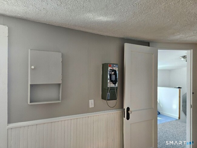 Building Photo - 21 Sigourney St