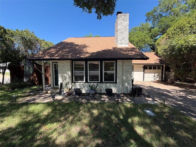 Building Photo - 2626 Baxter Dr