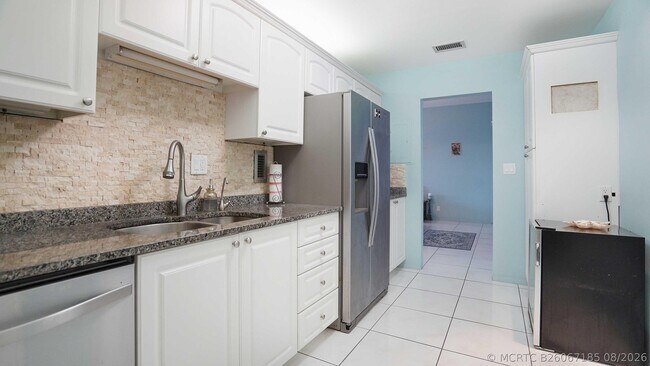 Building Photo - 4250 Galt Ocean Dr