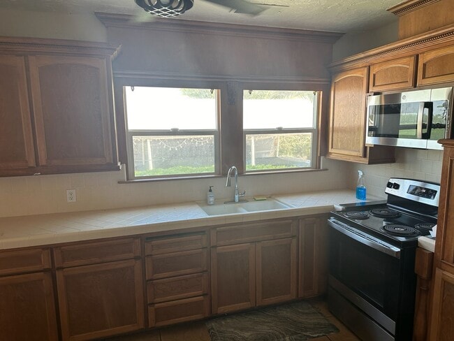 Building Photo - 7296 Ave 232