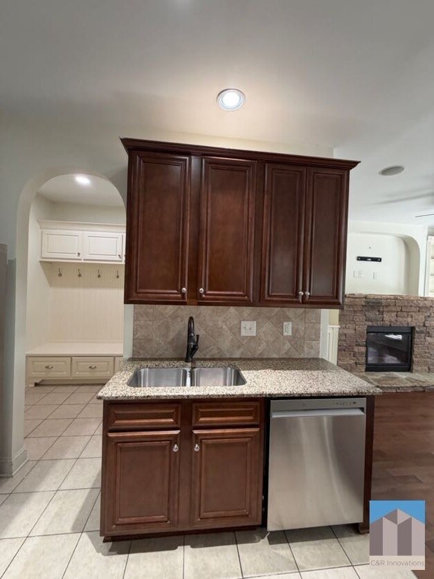 Building Photo - 4805 Carriage Bridge Ln