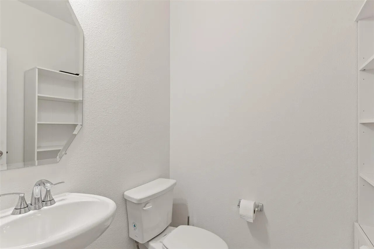 Building Photo - 3600 Highland Bayou Dr