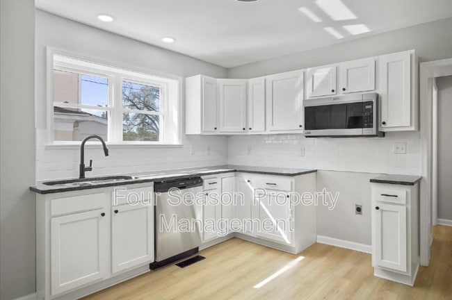 Building Photo - 837 Virginia Ave