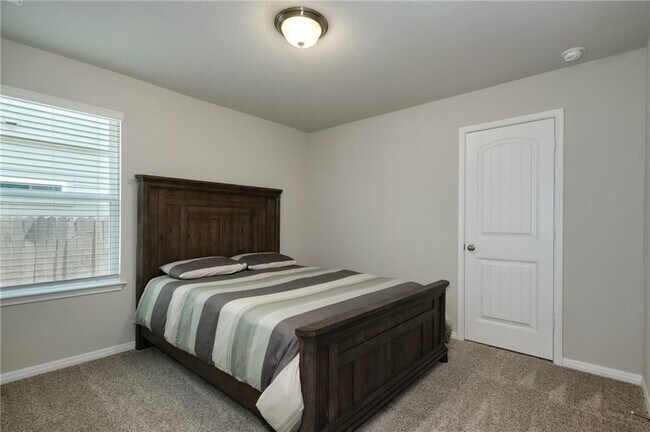 Building Photo - 104 Dunlin Ln