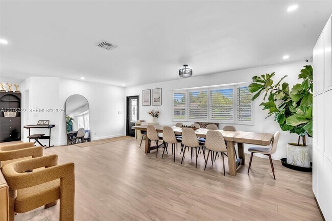 Building Photo - 101 SW 75th Ave