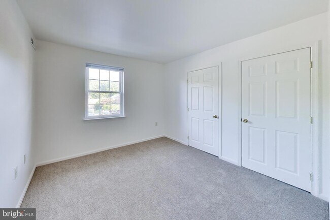 Building Photo - 862 College Pkwy